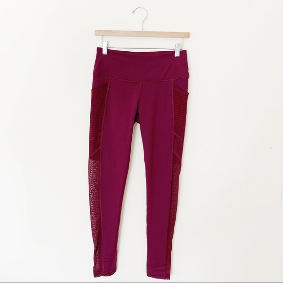 Victoria's Secret Pants - Victoria’s Secret Sport Mesh Leggings Size M